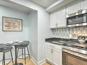 Takoma Park Apt w/ Wood Fire Pit < 8 Mi to DC