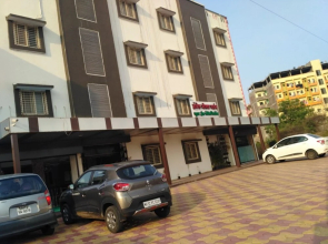 Hotel Morya Garden