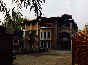 Barzam Lake View Resort