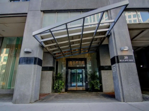 MiCasa Suites - Stylish Condo in the Heart of Downtown