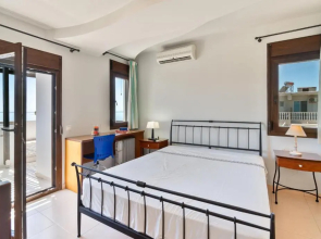 Smaragdi Beachfront Villa