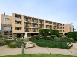 Monterey Bay Inn