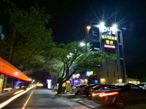 Gyeryongsan Donghaksa Toranga Pension