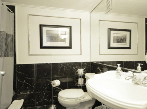 Art Deco Ocean Walk Apartments