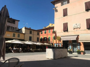 Loft Angela, Delizioso Bilocale con Soppalco, Centralissimo a Pietrasanta