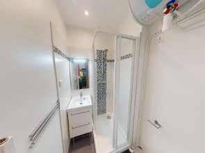 Beautiful 3bed House Garden & Parking