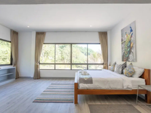 Villa with Jacuzzi &Stunning Seaview V30