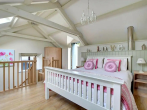 Comfortable Home for a Romantic Stay in a Beautiful Place