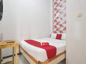 RedDoorz Syariah @ Tatasurya Guesthouse Malang