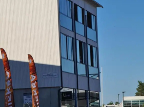 Uusi loma-asunto 4 hengelle hiekkasärkillä