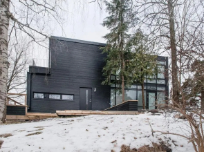 townhouse on Arlanda Stockholm metro line - easy checkin