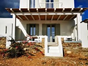 One bedroom appartement with sea view and enclosed garden at Antiparos 1 km away from the beach