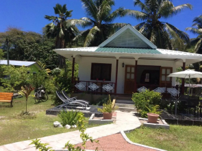 Agnes Cottage - Emerald
