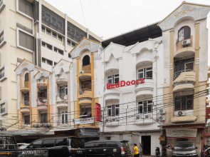 RedDoorz near Sun Plaza Medan 2