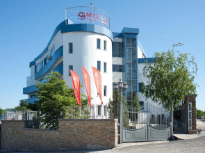 Merlin Alexandria Club Hotel