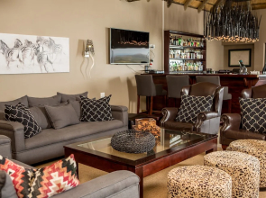 Umzolozolo Private Safari Lodge