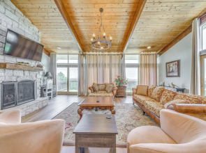 Serene Alto Cabin w/ Mountain Views & Fire Pit!