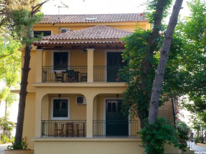 Zarkadis Beach Apartments