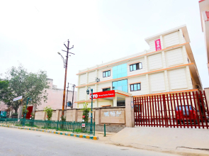OYO 30240 Shri Radha Palace
