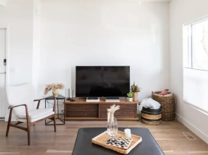 DT 3-lvl Townhouse w Rooftop Patio