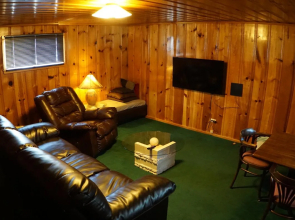 Eagle Nest Fly Shack and Lodge