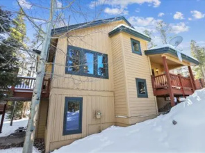 Highwood Hideaway Apartment