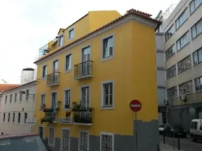 Lisbon Sloped Ceiling Apartment