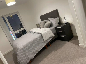 Modern 1-bed Apt, Sleeps 2 in Birmingham
