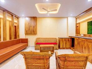 Super Townhouse Oak Dhanbad Near SSLNT College formerly Kapson