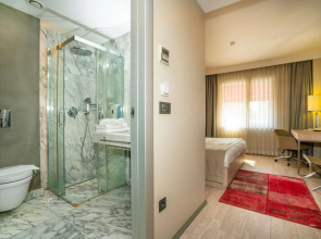 The Gate 30 Suites