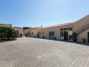 House With 3 Bedrooms in São Bartolomeu de Galegos, With Enclosed Gard