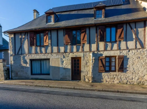 Maison de 4 chambres avec jardin amenage et wifi a Treignac