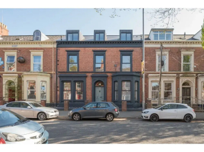 Central Belfast Apartments: University Street