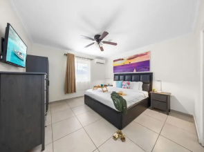 Cozy Bliss Condo w Pool Steps From Eagle Beach