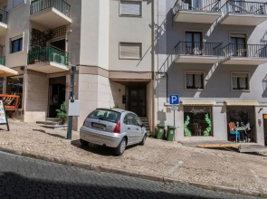 Lovelystay - Sunshine Residence in the Heart of Graça