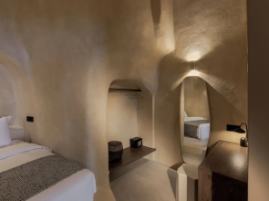 Caldera's Dream Cave House with hot tub
