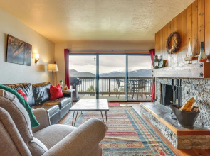 8 Mi to Keystone Resort: Dillion Condo w/ Hot Tub!
