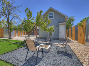 Yellow Door Casita-10 Min to Main St!