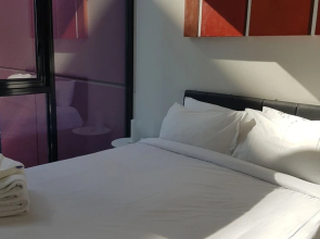 Docklands Style Apartment with 2 Bedroom 1008N