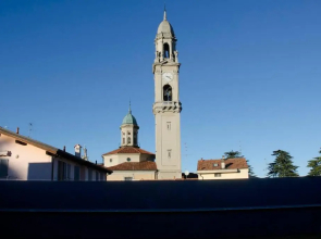 ALTIDO Lively 2 bedroom Apt with Parking close to Como