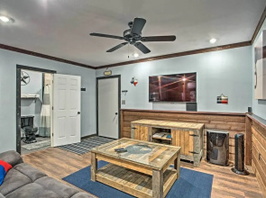 Charming Quitman Cabin < 2 Miles to Lake Fork