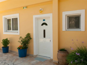 Tom & John Apartments