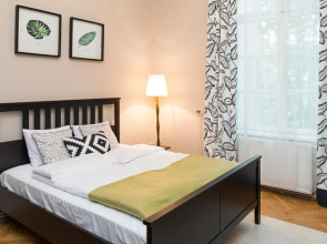 WAWELOVE spacious 3 bedroom apt 1 min to Main Sq!