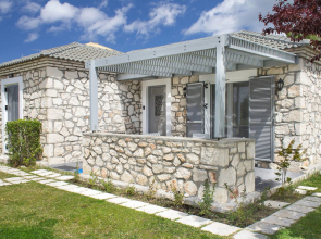 Welcoming Villa near Sea in Agrilia
