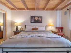 Tahoe Pines Beach Retreat 3 Bedroom Home
