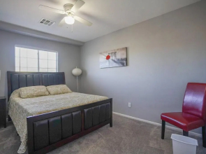 Private Housebest Ratessleeps 12parking15 min Strippets Allowedbook Now