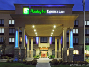 Holiday Inn Express & Suites Belleville by IHG