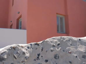 Pink Freud Villas Santorini