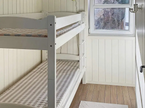 6 Person Holiday Home in Urangsvag