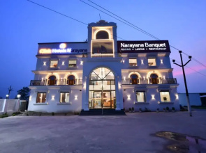 Click Hotel Narayana